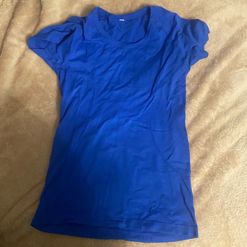 Blue lululemon shirt